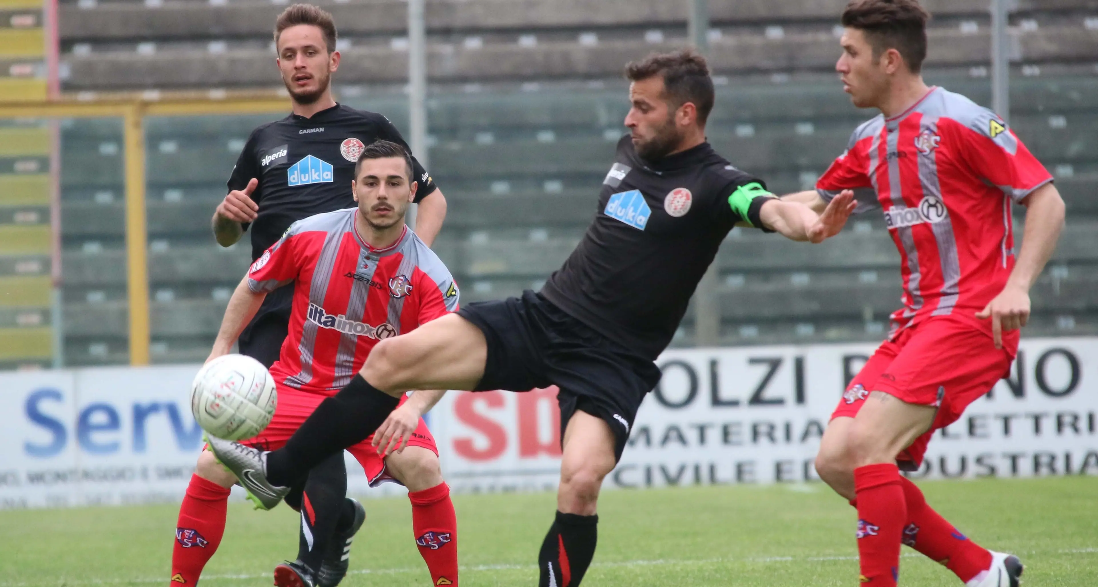 Playoff a 24 squadre con la “final four” e i nomi sulle maglie