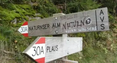 Alto Adige: cartelli solo in tedesco sui sentieri, indagati 8 funzionari provinciali