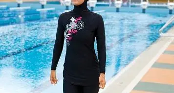 Bolzano, il Comune autorizza il \"burkini\" al Lido