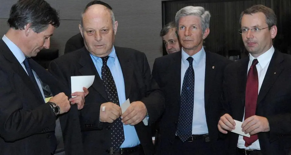 Microspie, tre ex assessori nei guai