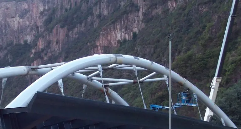 Vadena, stasera A22 chiusa Si monta il nuovo ponte