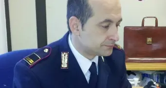 Foto alle amiche nude: denunciato