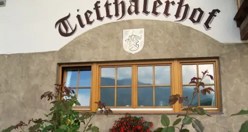 Il Tiefthalerhof di Annamaria e Corrado, un gioiellino ad Avigna