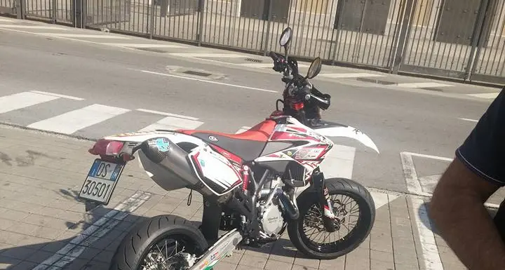 Bolzano, rubata moto dai garage di via Parma: è la seconda volta