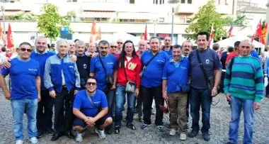 Gli operai costretti a diventare bolzanini per non perdere il lavoro