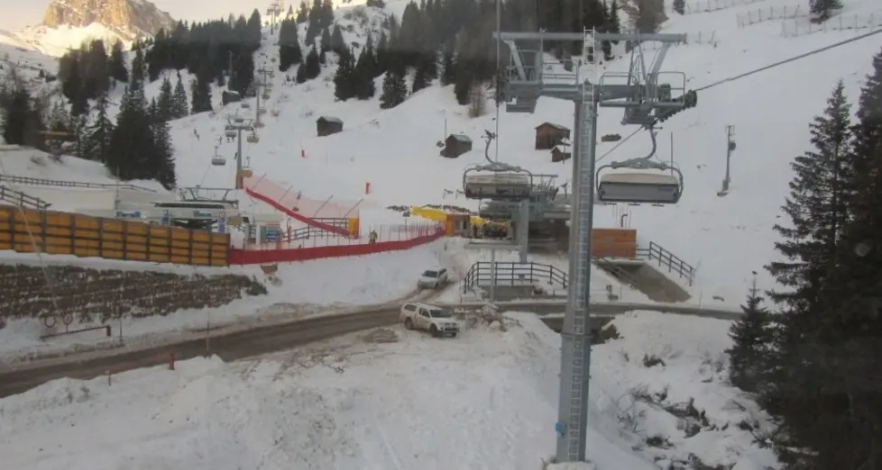Maestro di sci soccorso in pista