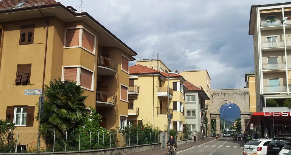 Via Cesare Battisti, la Pasquali risponde