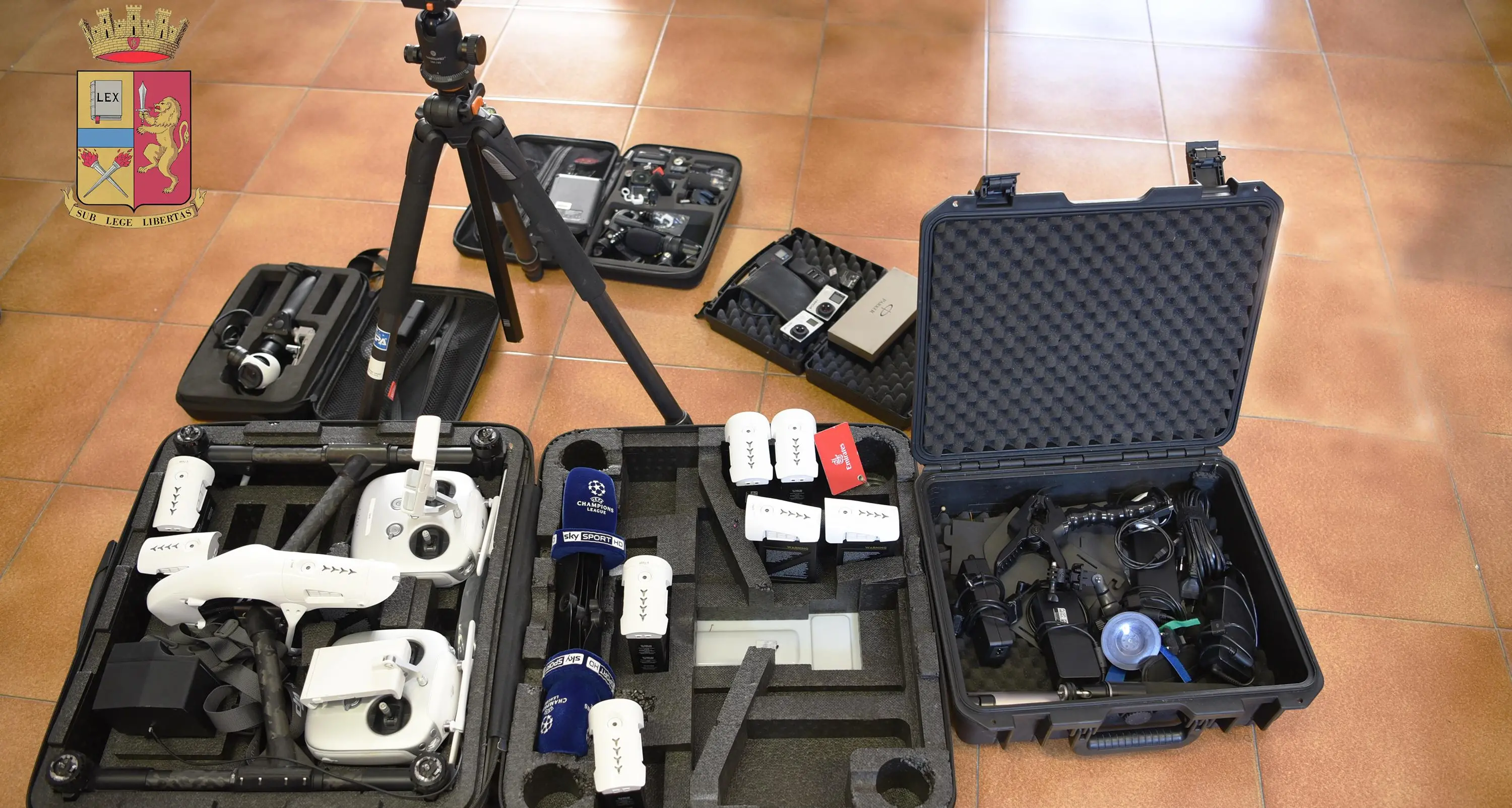 Bolzano, la polizia ritrova drone da migliaia di euro rubato in via Renon