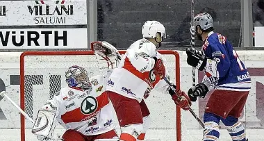 Hockey: il Renon ai rigori fa suo il derby