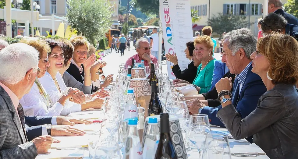 Il pranzo in piazza Walther coi nostri lettori