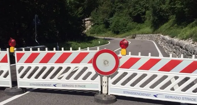 Mendola, strada chiusa una settimana