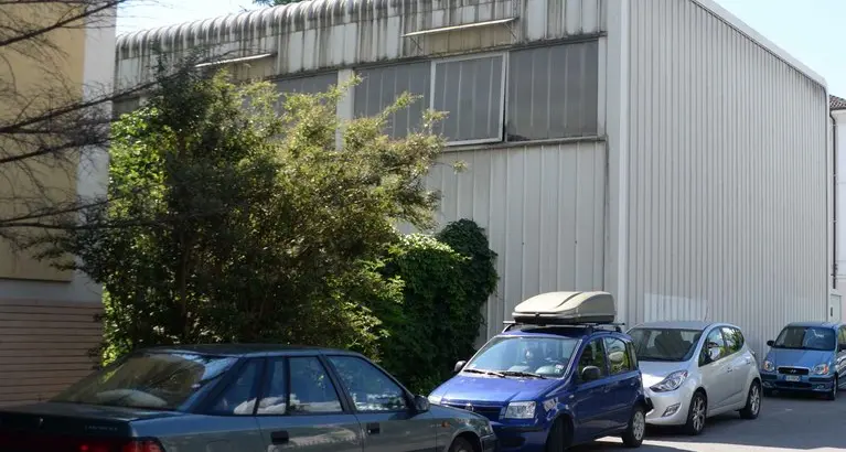 «Segantini, cancellati i lavori per abbattere la palestra in cortile»