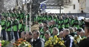 Tragedia di Anterselva, in centinaia per l'addio a Hubert e Lorenz