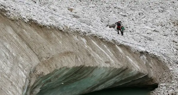Si scioglie l’Ortles: in vetta crolla la croce