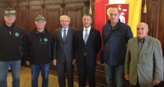 Corteo e alzabandiera alla festa della Repubblica