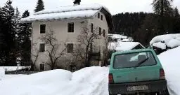 Donna trovata legata e imbavagliata nel suo maso: \"Mi hanno rapinata\"