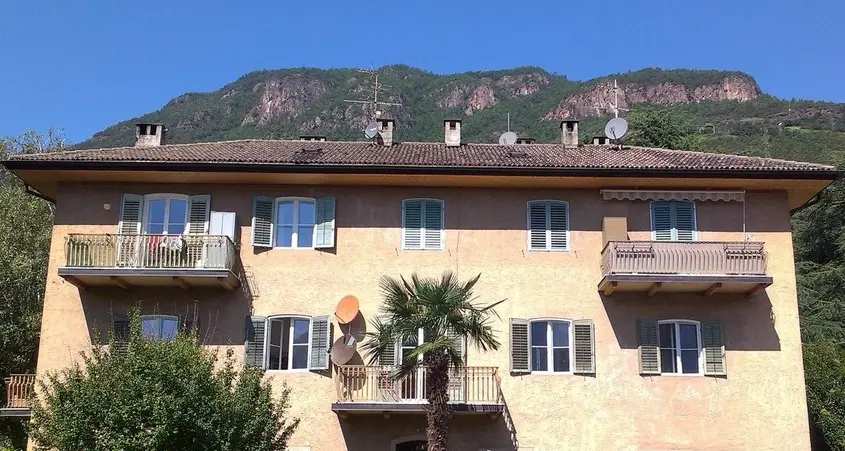 Stop al fienile di via Fago, «cubatura eccessiva»