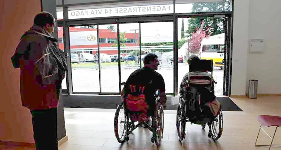 Via Fago, disabili al caldo tutta l’estate