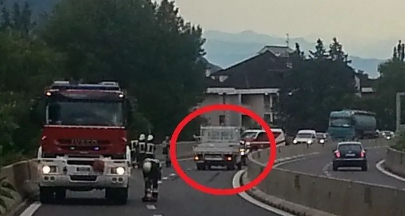 Contromano sulla Mebo per mezzo chilometro
