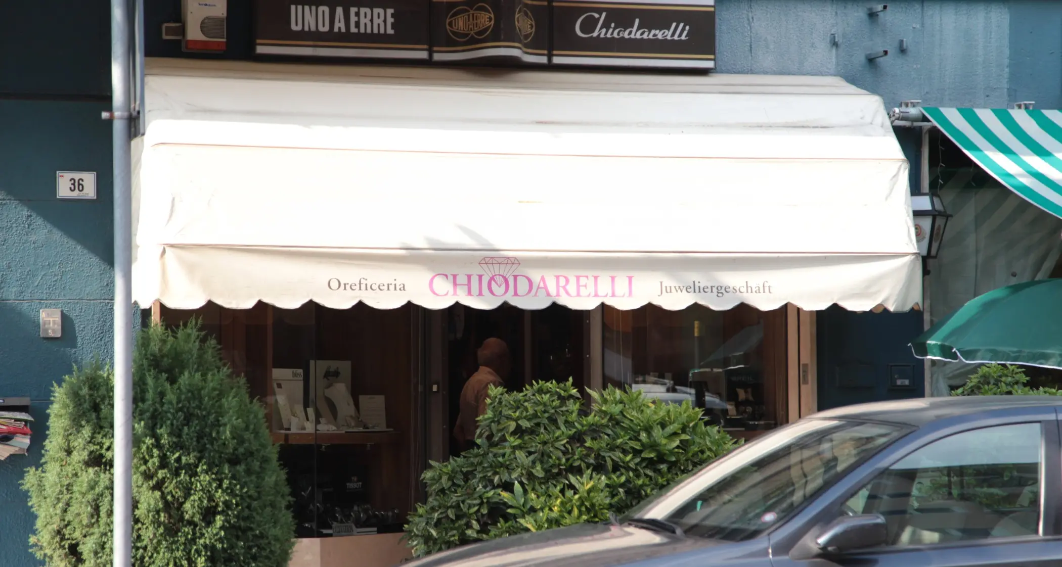 Bolzano, fulminea rapina in gioielleria