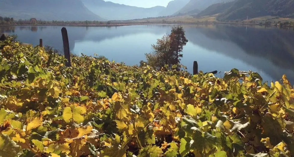 Lago di Caldaro, accesso dall’area militare