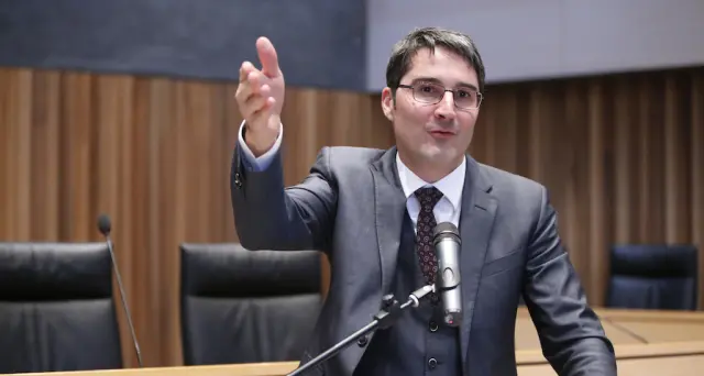 Kompatscher duro in aula: «Il voto sul bilancio, è un voto su di me. Se non passa, mi dimetto»