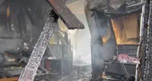 Incendio al campo nomadi, distrutta una casetta