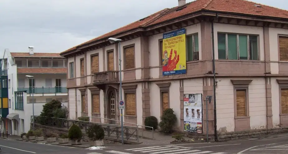 Distanze non rispettate, ricorso contro la piazza