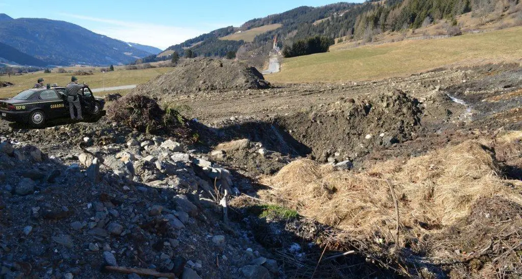 Dobbiaco, trovata una discarica abusiva