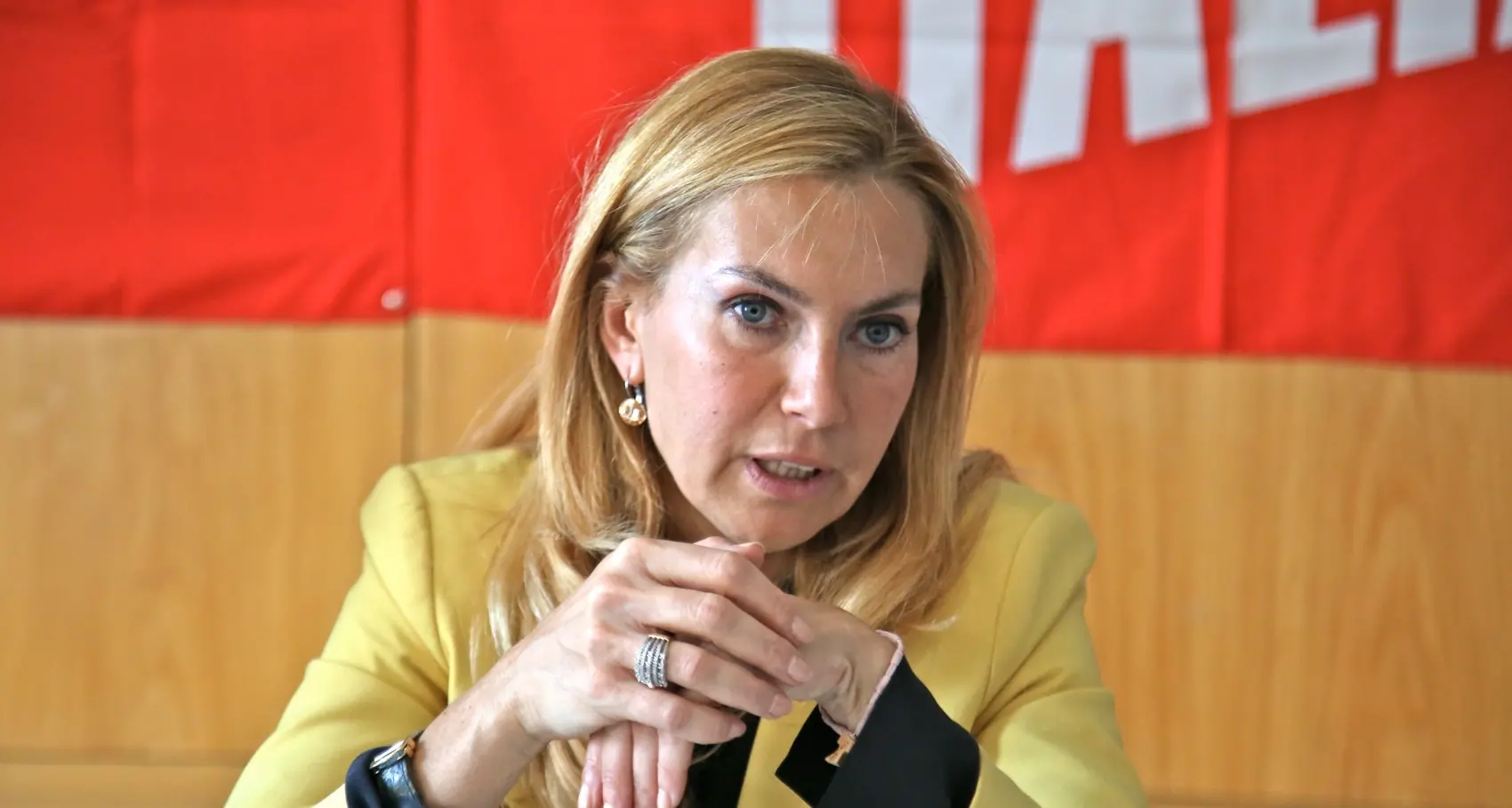 Biancofiore a La Zanzara: \"Un trans? Una cosa che non esiste in natura\"
