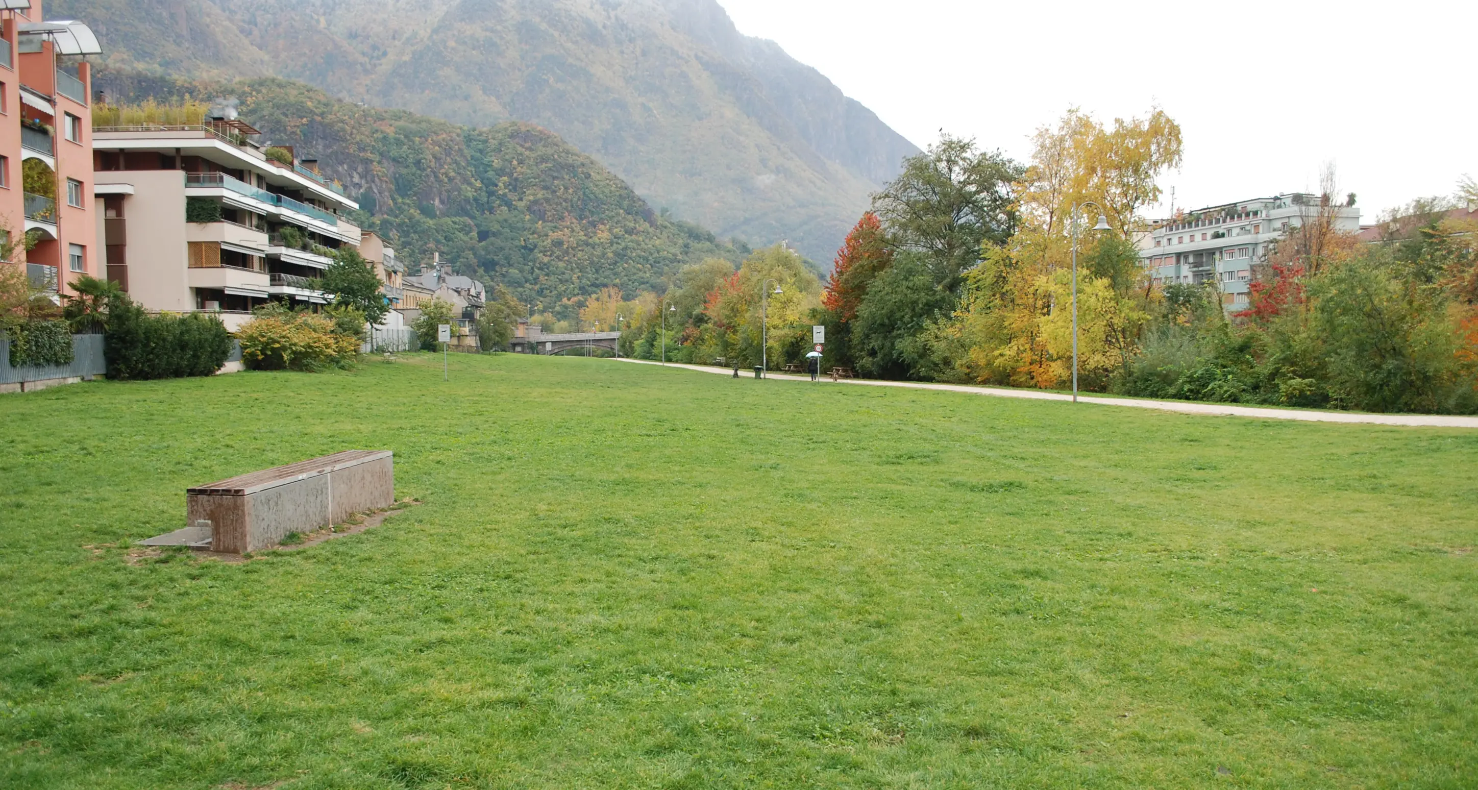 Confezioni di veleno per topi nell'area cani sul Talvera