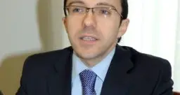 Il Pd: il test di lingue in Provincianon può sostituire il patentino