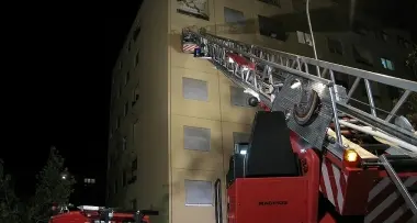 Appartamento in fiamme a Bolzano: due donne intossicate