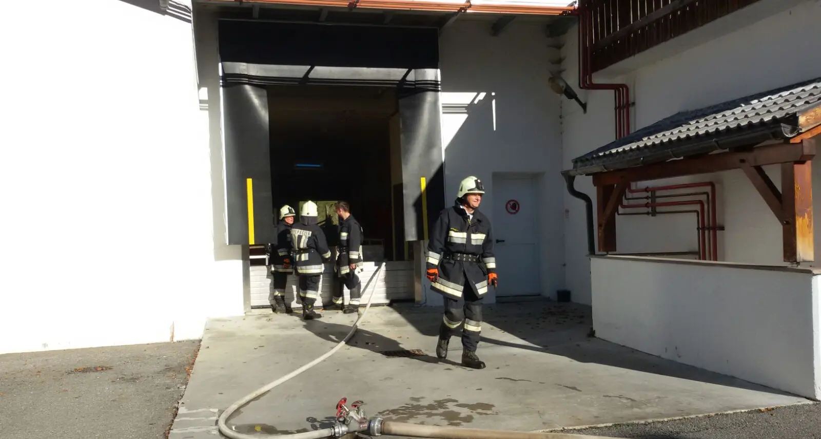 Incendio a Renon, in fumo la produzione di speck
