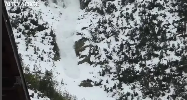 Alpi tirolesi, la slavina che si muove come un fiume