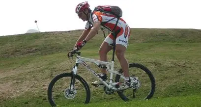 Sellaronda Hero: pedalando con Peter Runggaldier, sotto i fischi delle marmotte