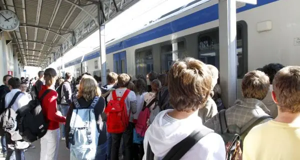 Trenitalia cancella quattro treni: Widmann critico, impegno a rilevare il servizio