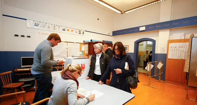 Elezioni, pioggia di schede nulle e bianche
