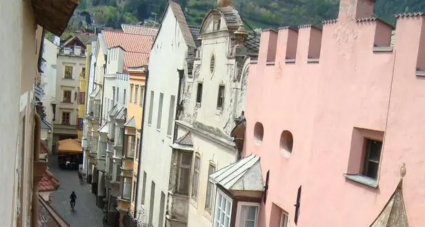 Lo scantinato diventa abitabile: il Comune argina il fenomeno