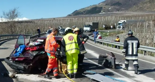 Val Venosta, scontro frontale a Corces: 2 feriti