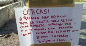 Mette un cartello: «Cerco otto bariste per l'Adunata»
