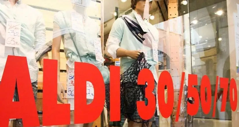 Commercio, sabato al via i saldi