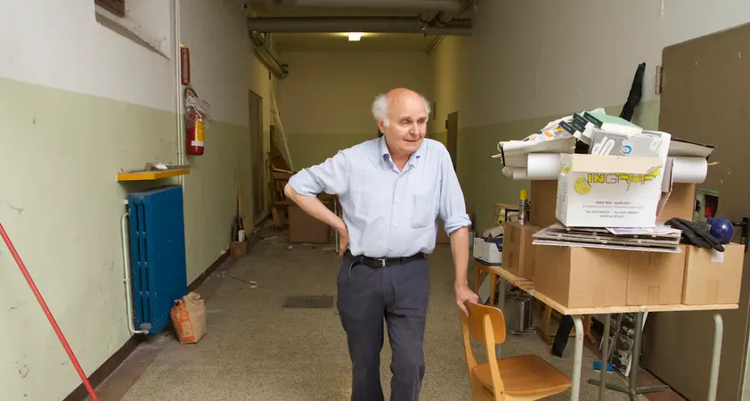 Svuotate le ex Pascoli - Longon
