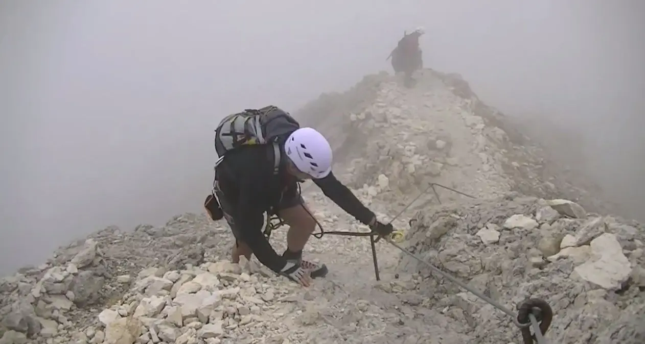 Ragazza di 20 anni colpita da un fulmine in ferrata sulla Roda di Vael