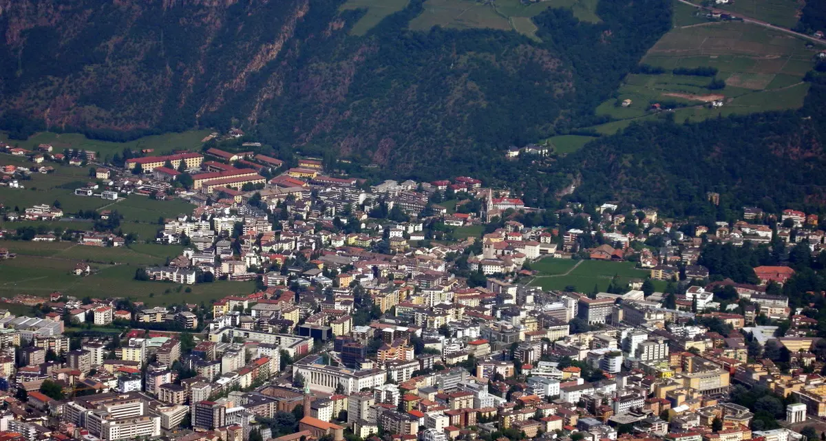Provincia, contributi pubblici anche a chi acquista case da un milione di euro