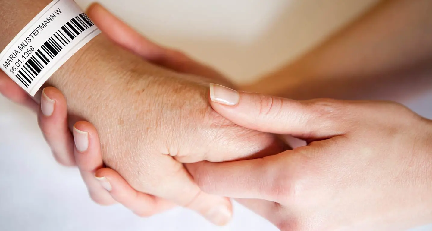 Sanità: negli ospedali altoatesini un braccialetto per identificare i pazienti