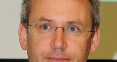 Laimer adesso fa il “cameriere”