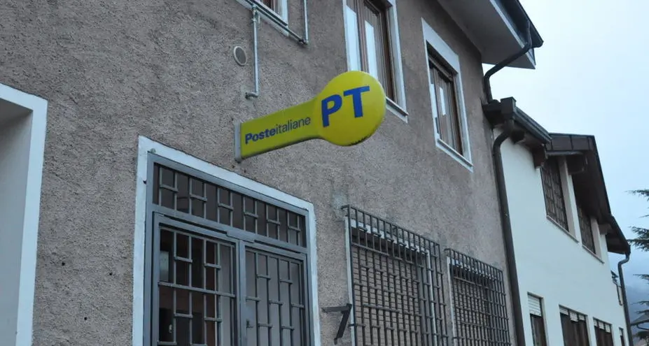 Pineta, rivolta contro la chiusura della Posta