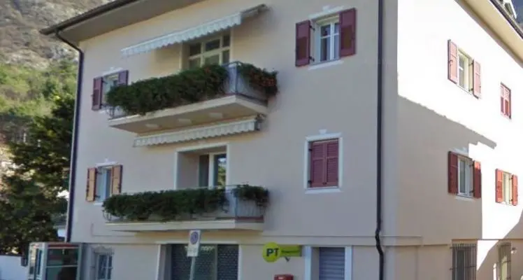 Chiusura delle Poste, Laghetti si ribella