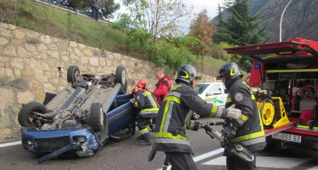 Panda cappotta all'uscita dell'A22